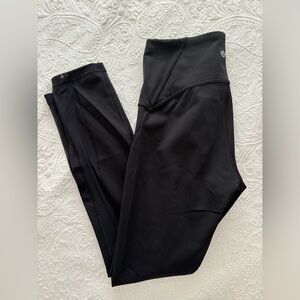 Lululemon cropped leggings with mesh